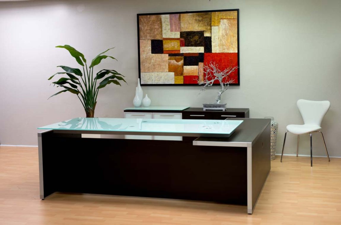13144 executive l shaped desk with drawers and glass desktop 2