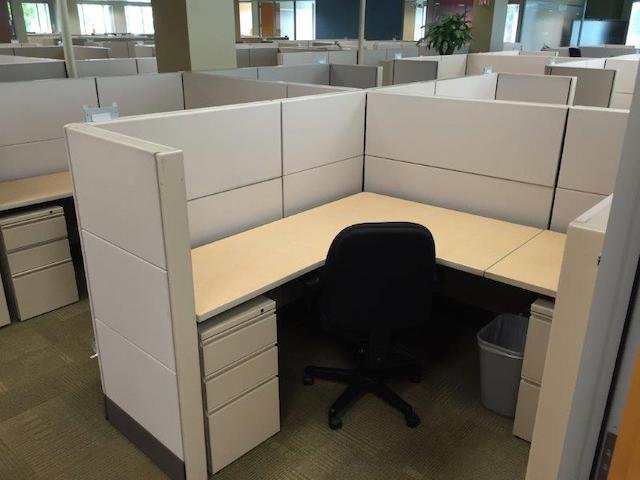 A Refurb Blend Pre Owned Herman Miller Ethospace Typical D