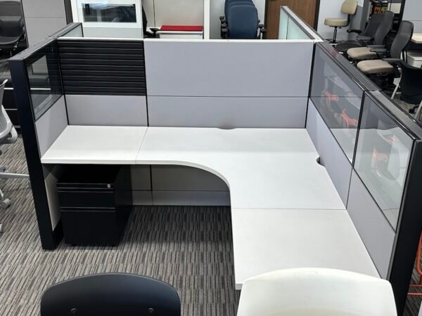 A Refurb Blend Pre Owned Herman Miller Ethospace Typical Z